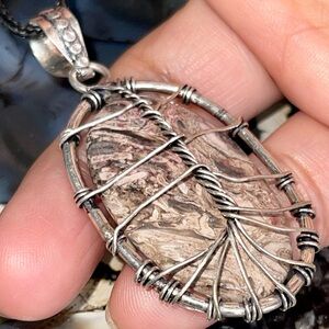 Crazy Lace Agate Pendant in Copper Wire 2 1/4”